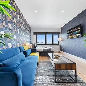 Modern One Bedroom Flat - Sleeps 5 -near Heathrow - Ub3 London